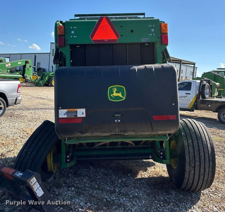 image for item DW7280 John Deere 460M Silage round baler