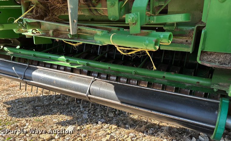 image for item DW7280 John Deere 460M Silage round baler