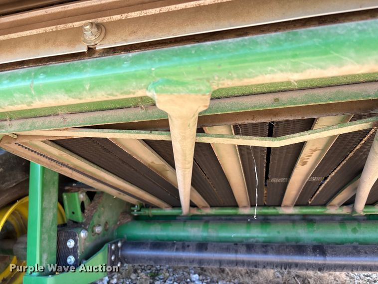 image for item DW7280 John Deere 460M Silage round baler