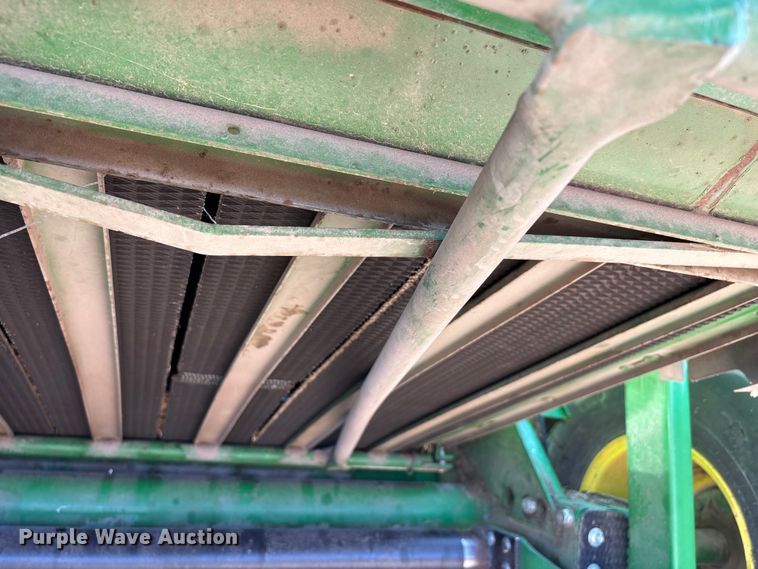 image for item DW7280 John Deere 460M Silage round baler