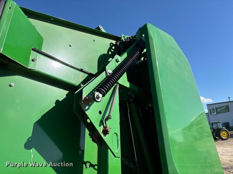 image for item DW7280 John Deere 460M Silage round baler
