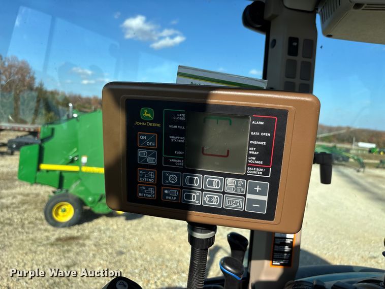 image for item DW7280 John Deere 460M Silage round baler