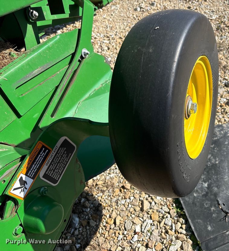 image for item DW7280 John Deere 460M Silage round baler