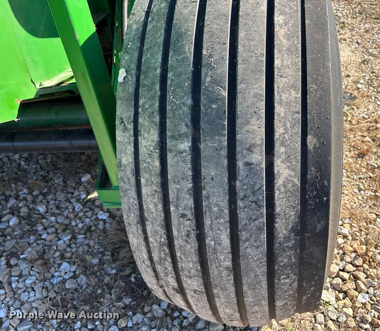 image for item DW7280 John Deere 460M Silage round baler