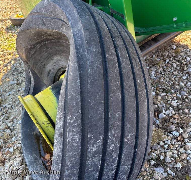 image for item DW7280 John Deere 460M Silage round baler