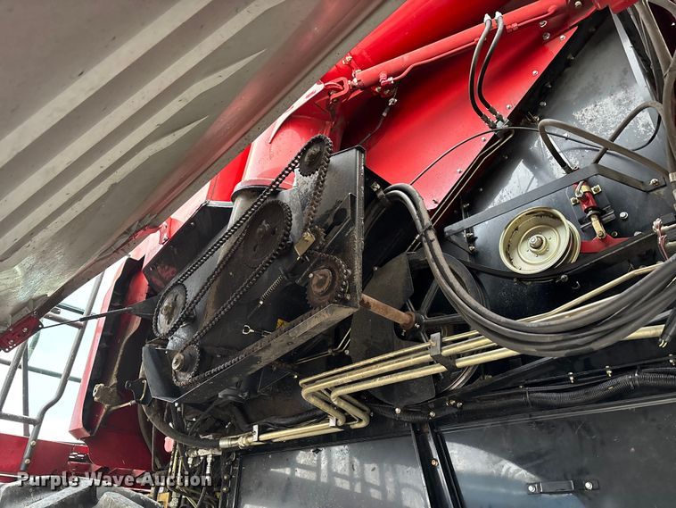 image for item DW7323 2012 Case IH 6130 RWA combine