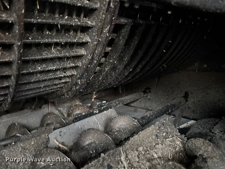 image for item DW7323 2012 Case IH 6130 RWA combine