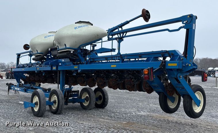 image for item DW7329 2018 Kinze 3660 planter