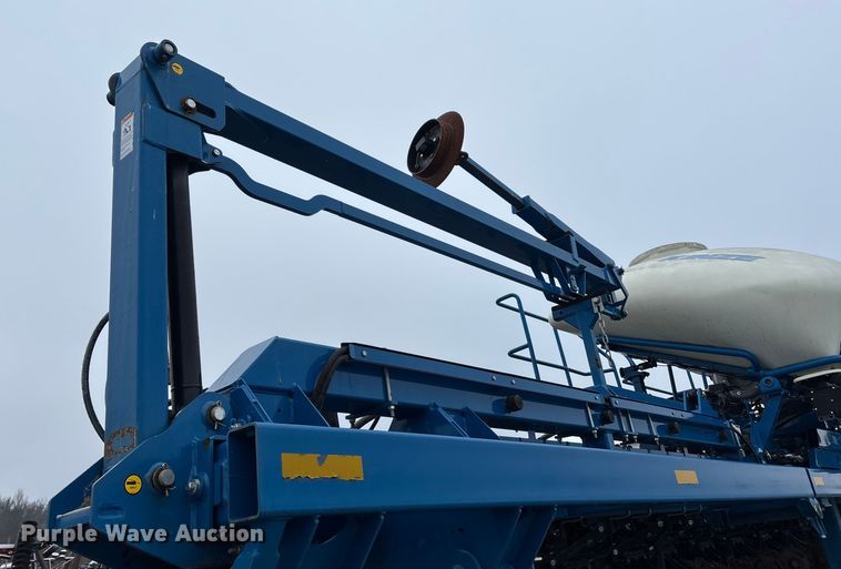 image for item DW7329 2018 Kinze 3660 planter