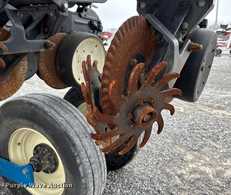 image for item DW7329 2018 Kinze 3660 planter