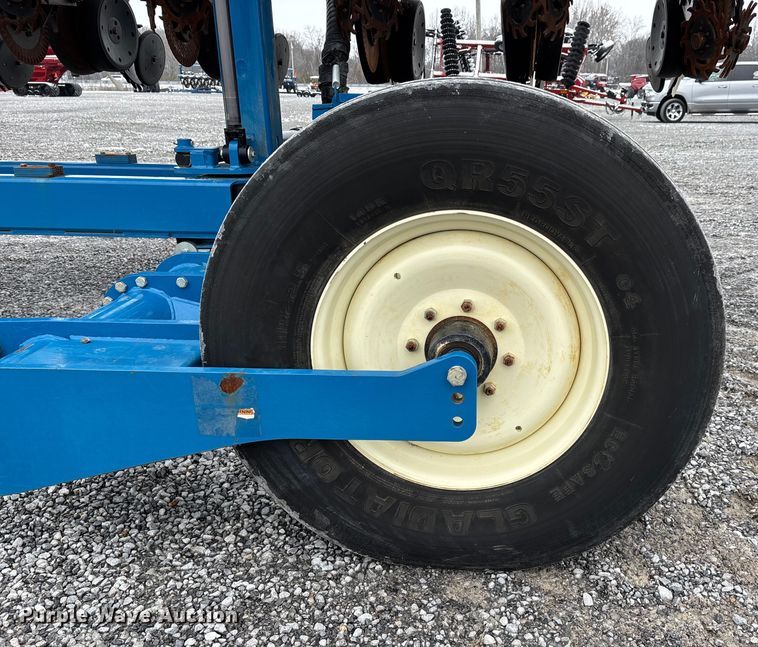 image for item DW7329 2018 Kinze 3660 planter