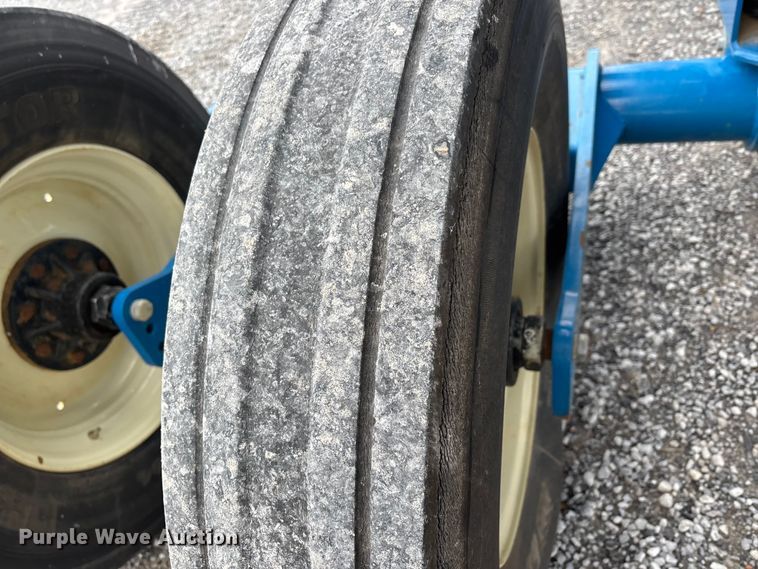 image for item DW7329 2018 Kinze 3660 planter