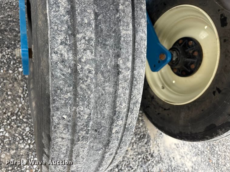 image for item DW7329 2018 Kinze 3660 planter