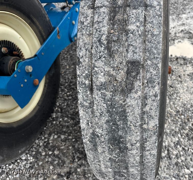 image for item DW7329 2018 Kinze 3660 planter