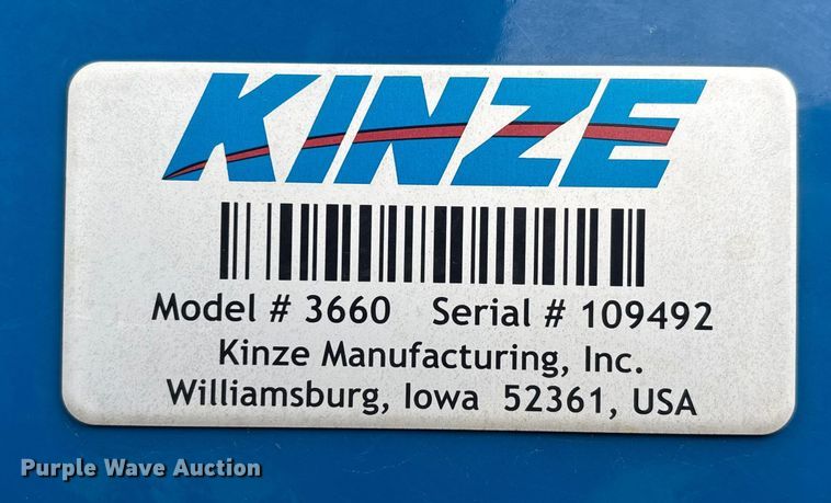 image for item DW7329 2018 Kinze 3660 planter