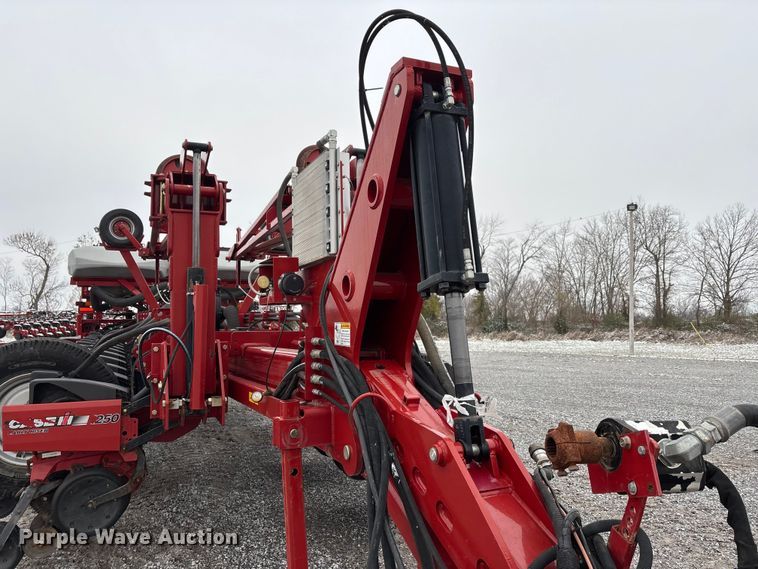 image for item DW7330 2012 Case IH Early Riser 1250 planter
