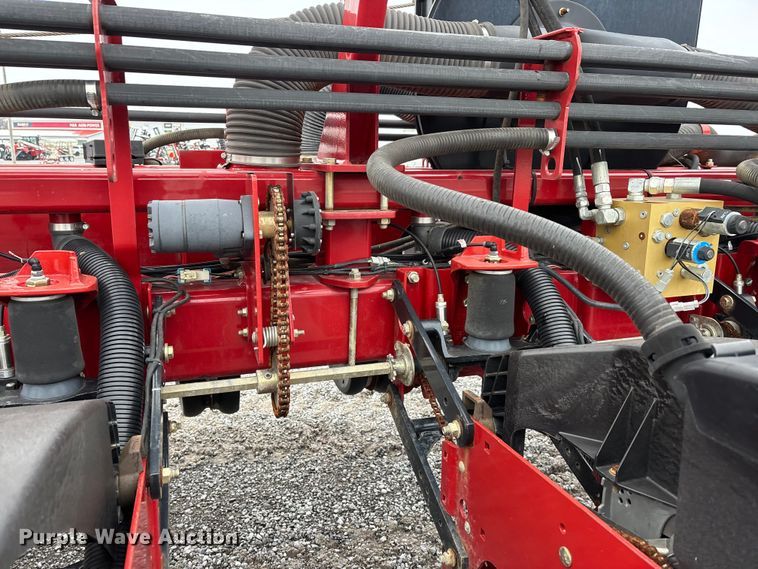 image for item DW7330 2012 Case IH Early Riser 1250 planter