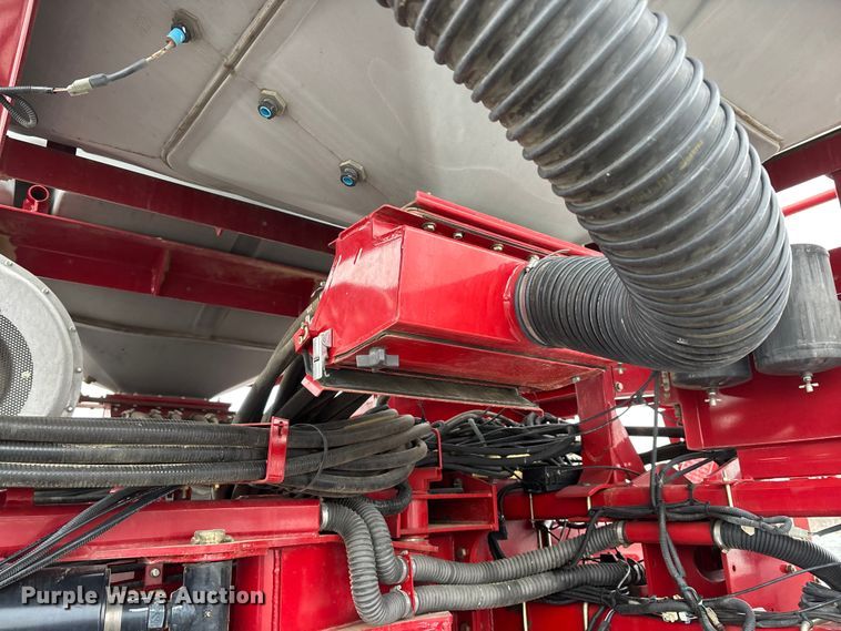 image for item DW7330 2012 Case IH Early Riser 1250 planter