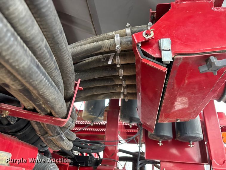image for item DW7330 2012 Case IH Early Riser 1250 planter