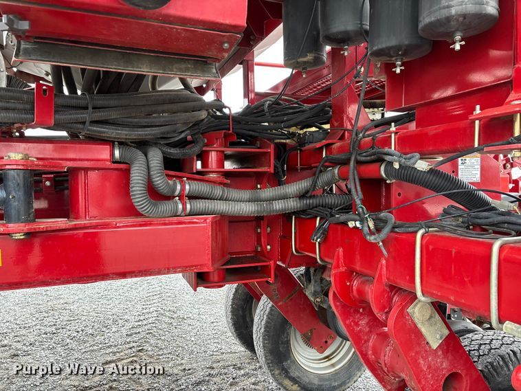 image for item DW7330 2012 Case IH Early Riser 1250 planter