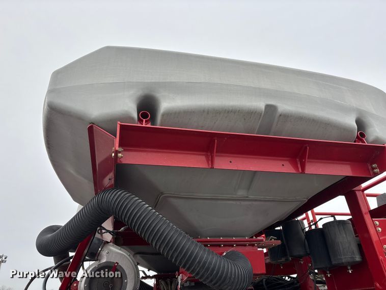 image for item DW7330 2012 Case IH Early Riser 1250 planter