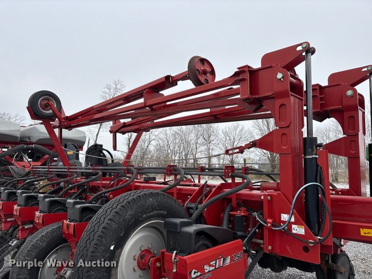 image for item DW7330 2012 Case IH Early Riser 1250 planter