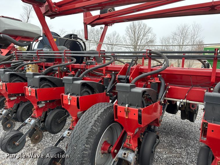 image for item DW7330 2012 Case IH Early Riser 1250 planter