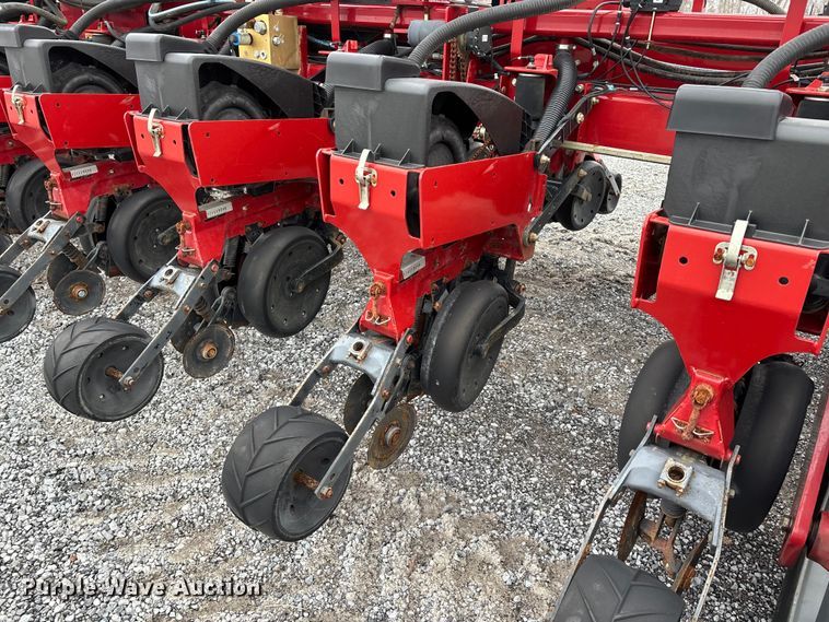 image for item DW7330 2012 Case IH Early Riser 1250 planter