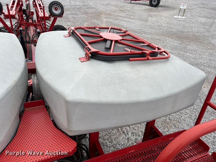 image for item DW7330 2012 Case IH Early Riser 1250 planter