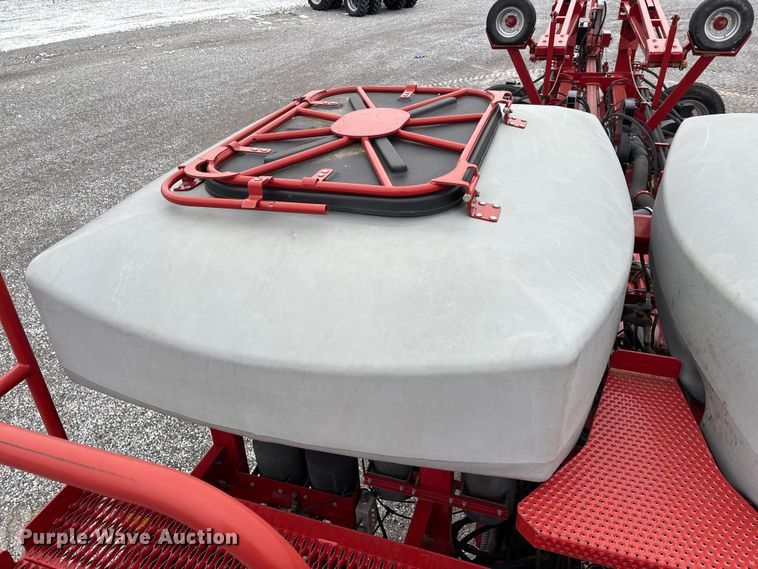 image for item DW7330 2012 Case IH Early Riser 1250 planter