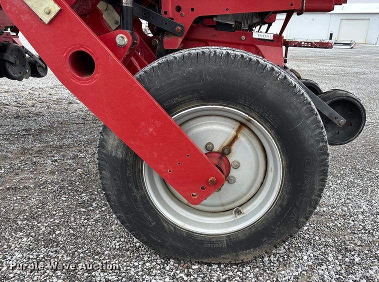 image for item DW7330 2012 Case IH Early Riser 1250 planter