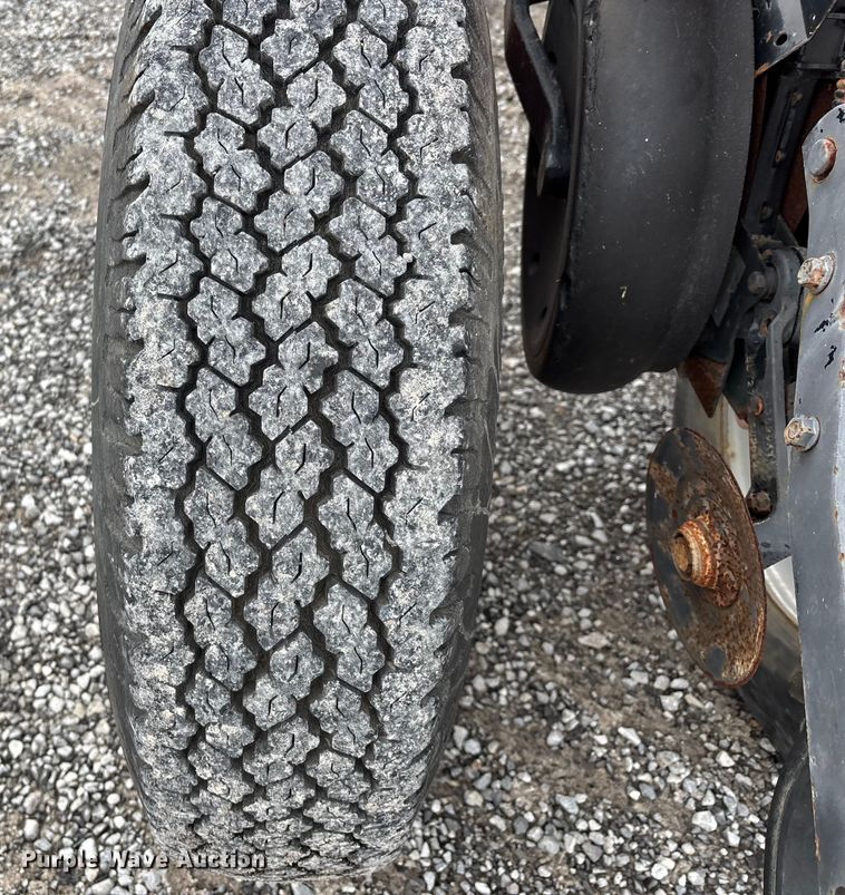 image for item DW7330 2012 Case IH Early Riser 1250 planter