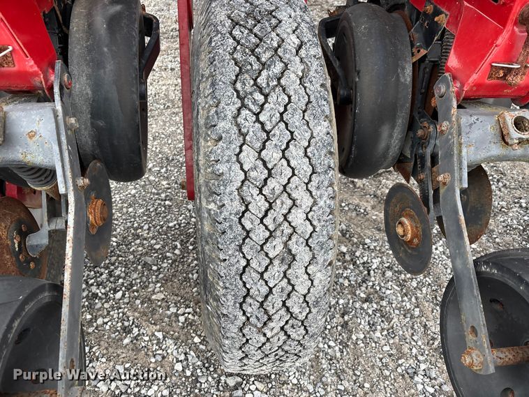 image for item DW7330 2012 Case IH Early Riser 1250 planter