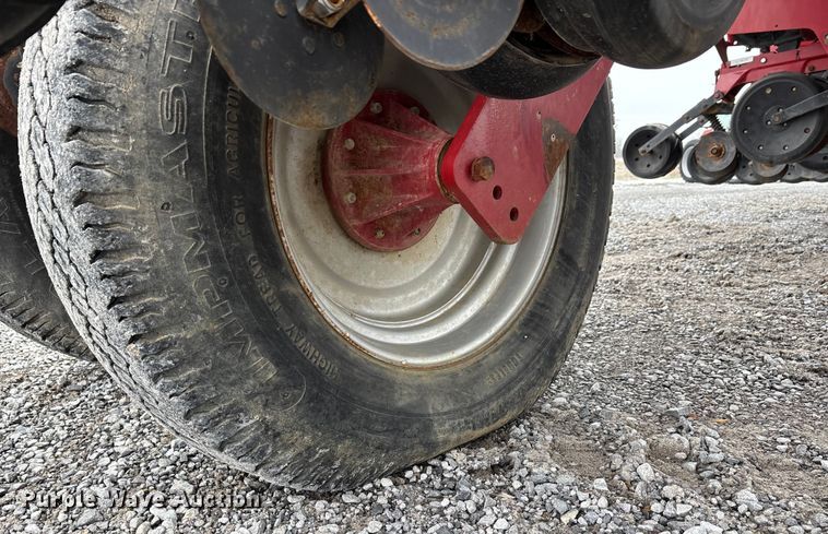 image for item DW7330 2012 Case IH Early Riser 1250 planter