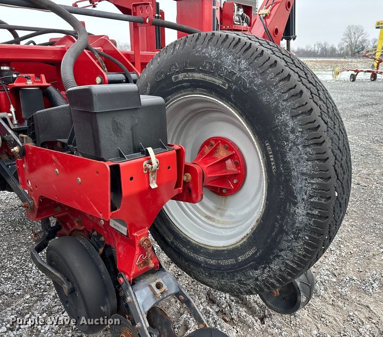image for item DW7330 2012 Case IH Early Riser 1250 planter
