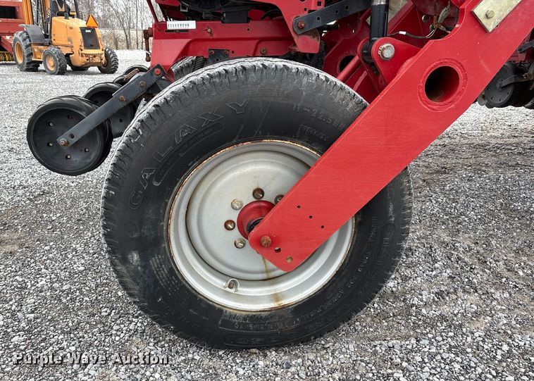 image for item DW7330 2012 Case IH Early Riser 1250 planter