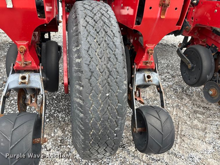 image for item DW7330 2012 Case IH Early Riser 1250 planter
