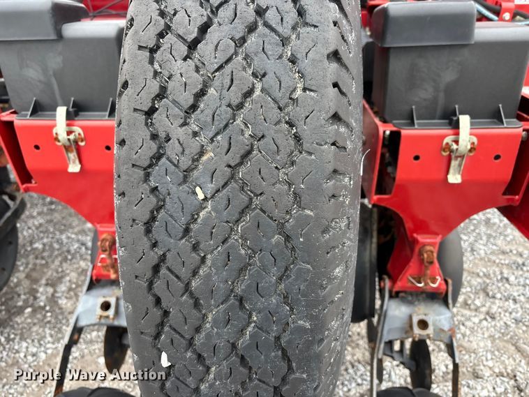 image for item DW7330 2012 Case IH Early Riser 1250 planter