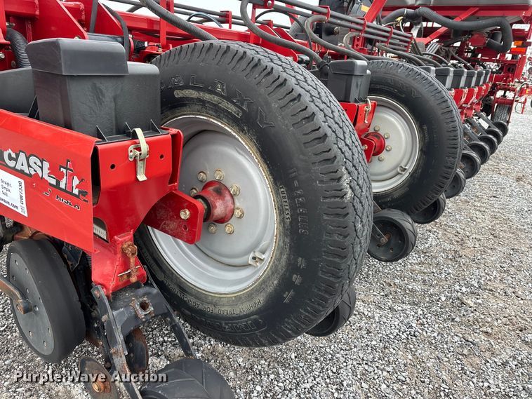image for item DW7330 2012 Case IH Early Riser 1250 planter