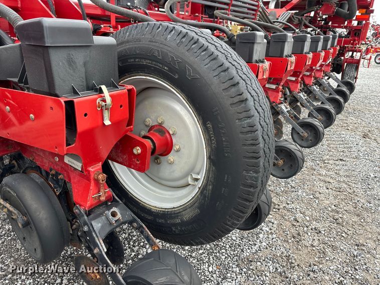 image for item DW7330 2012 Case IH Early Riser 1250 planter