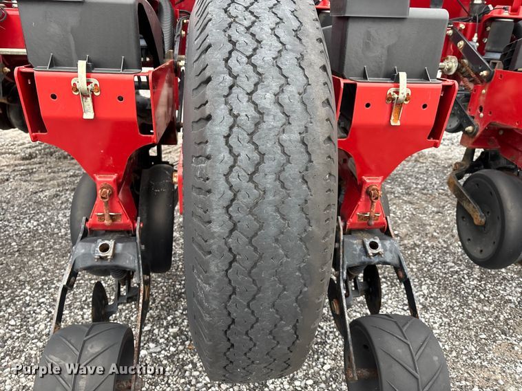 image for item DW7330 2012 Case IH Early Riser 1250 planter