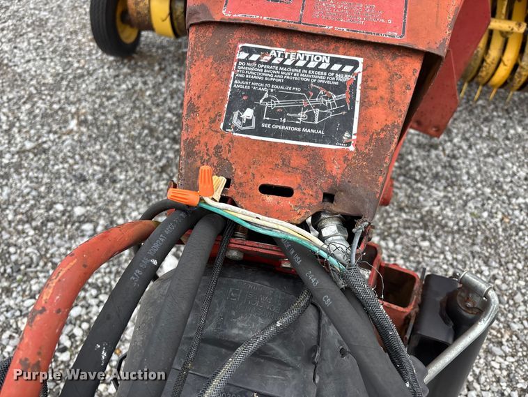 image for item DW7331 1996 New Holland 644 Silage Special round baler