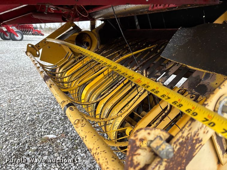 image for item DW7331 1996 New Holland 644 Silage Special round baler