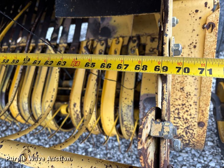 image for item DW7331 1996 New Holland 644 Silage Special round baler