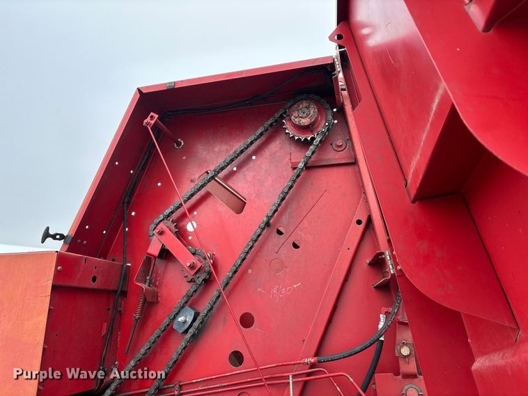 image for item DW7331 1996 New Holland 644 Silage Special round baler