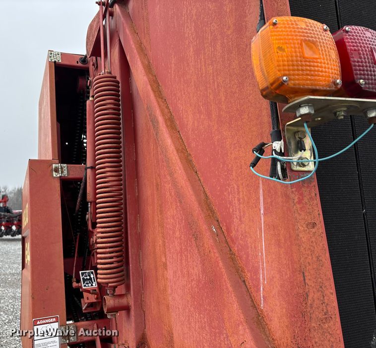 image for item DW7331 1996 New Holland 644 Silage Special round baler