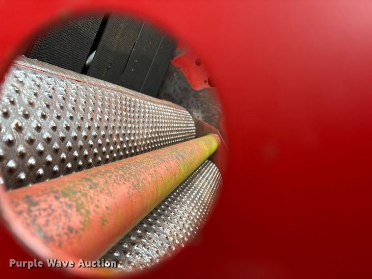 image for item DW7331 1996 New Holland 644 Silage Special round baler