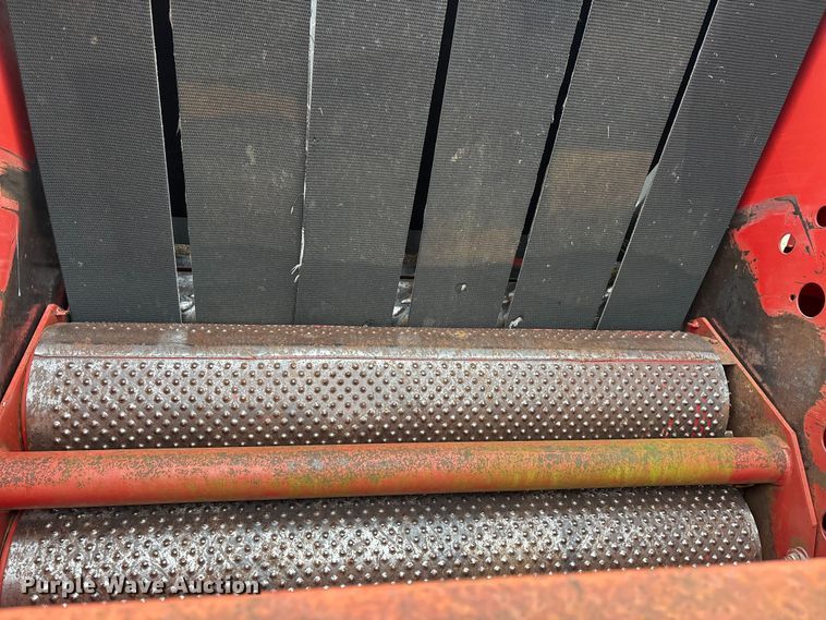 image for item DW7331 1996 New Holland 644 Silage Special round baler