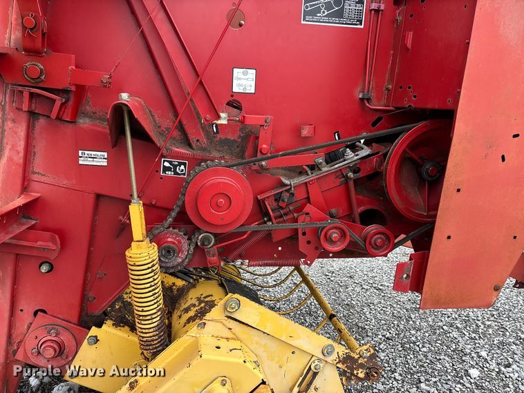 image for item DW7331 1996 New Holland 644 Silage Special round baler