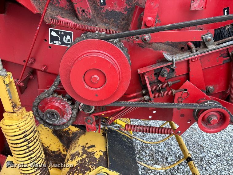 image for item DW7331 1996 New Holland 644 Silage Special round baler